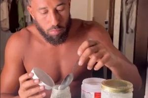 前热刺球星汤森为养生自制牙膏，球迷惊愕：牙膏而已，没必要吧